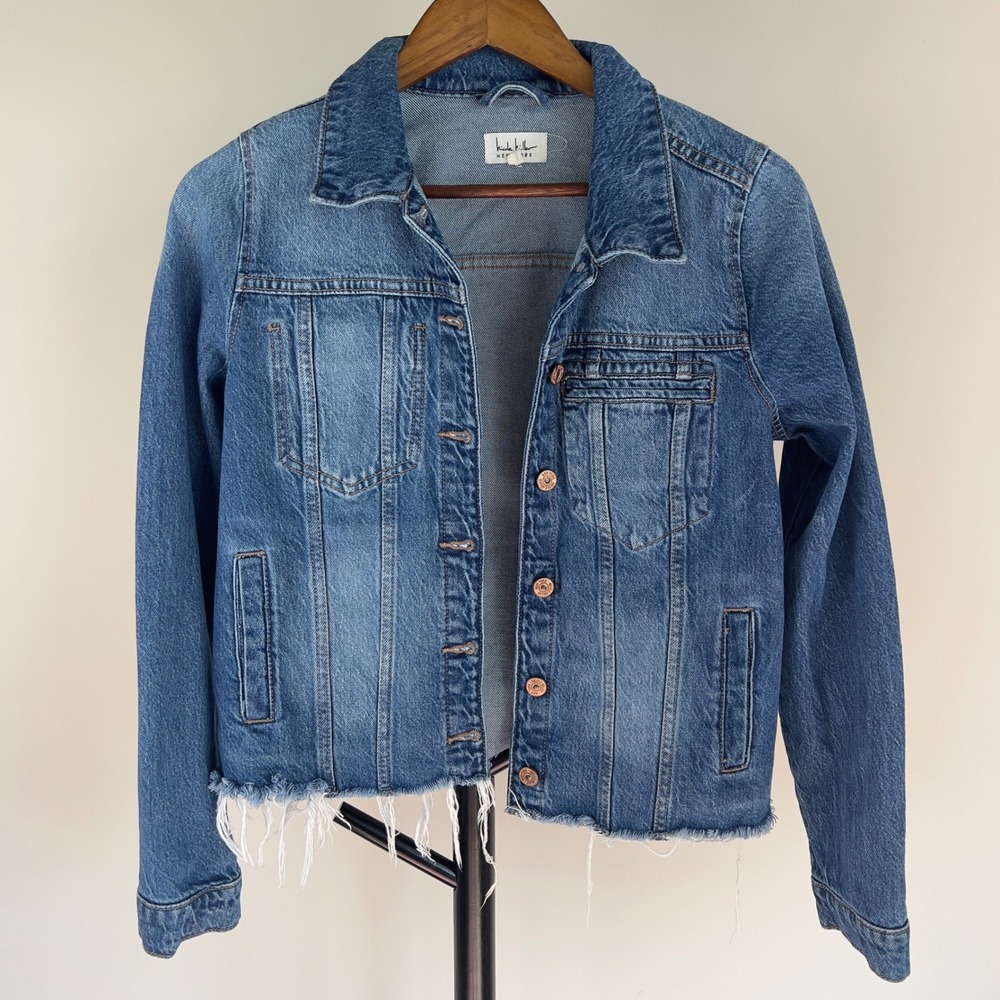 Nicole Miller New York Medium Wash Raw Hem Denim Trucker Jacket Womens Size M